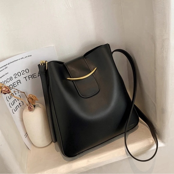 Beautiful PU Leather Bucket Bag Purse and Coin Bag Set - Picture 6 of 10